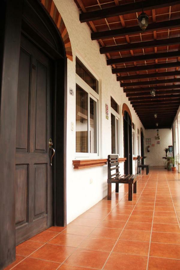 Casa Bourbon Hotel Retalhuleu Exterior photo